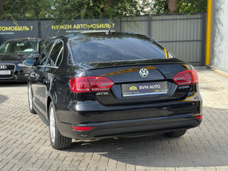 Volkswagen Jetta foto 4