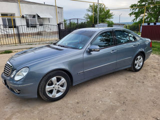 Mercedes E-Class фото 8