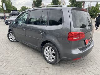 Volkswagen Touran foto 8