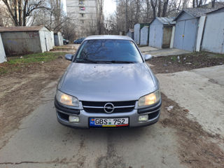 Opel Omega foto 2