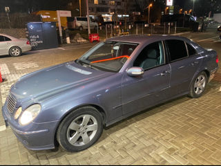 Mercedes E-Class foto 2