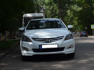 Hyundai Accent foto 3