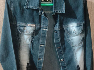 Jeans in stare buna.