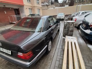 Mercedes Series (W124) foto 5