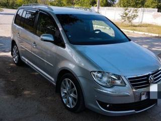 Volkswagen Touran foto 3