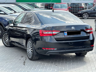 Skoda Superb foto 4