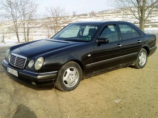 Mercedes E Class foto 1