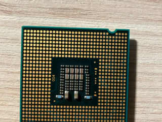 Vând procesor Intel Pentium Dual-Core foto 2