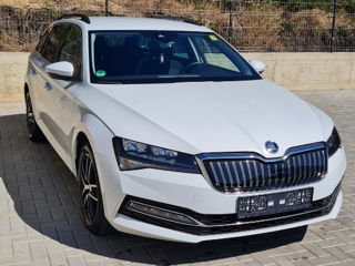 Skoda Superb foto 2