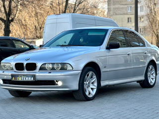 BMW 5 Series foto 3