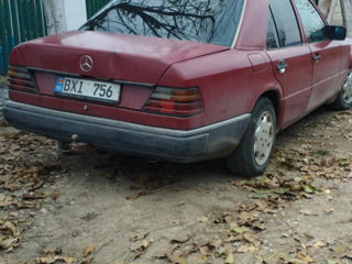 Mercedes E-Class foto 2