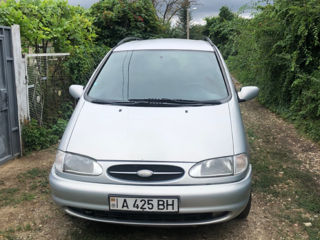 Ford Galaxy foto 1