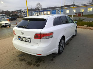 Toyota Avensis foto 3