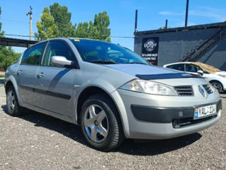 Renault Megane foto 2