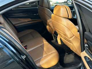 BMW 7 Series foto 7