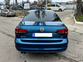 Volkswagen Jetta foto 2