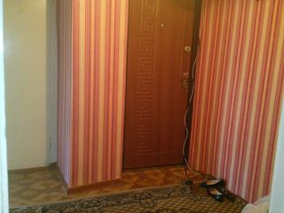 Vind apartament cu 2 camere in centrul orașului  Riscani foto 4