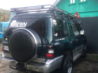 Mitsubishi Pajero foto 6