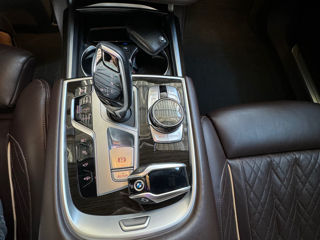 BMW 7 Series foto 6