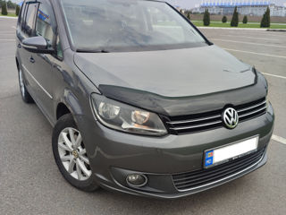 Volkswagen Touran foto 1