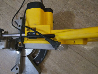 Ferestrau electric Dewalt original. foto 2