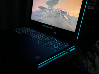 Alienware 17 R4 foto 2