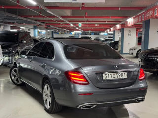 Mercedes E-Class foto 2