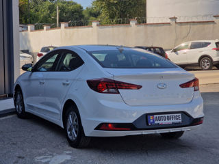 Hyundai Elantra foto 7