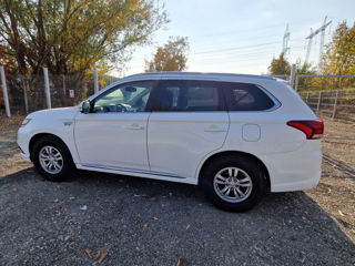 Mitsubishi Outlander foto 3