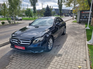 Mercedes E-Class foto 1