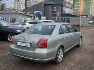 Toyota Avensis foto 5