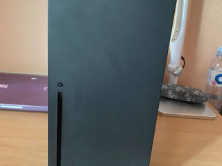 Продам Xbox 1 TB. 2 Джойстика, 10 дисков, кабель и аккум в комплекте foto 1