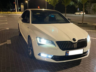 Skoda Superb foto 2