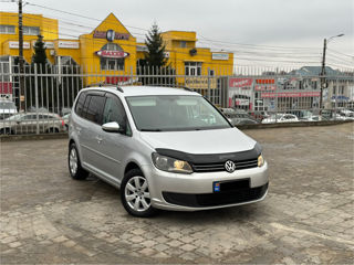 Volkswagen Touran foto 2