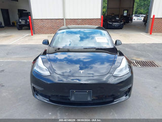 Tesla Model 3 foto 2