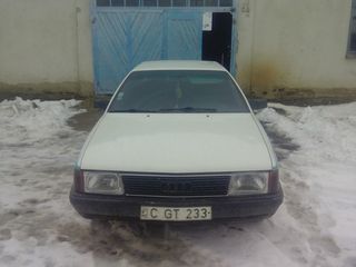 Audi 100 foto 2