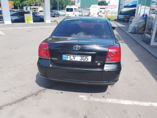 Toyota Avensis foto 4