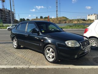 Hyundai Accent foto 3