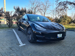 Tesla Model 3 foto 3