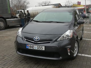 Toyota Prius v