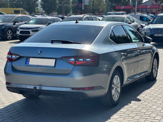 Skoda Superb foto 3