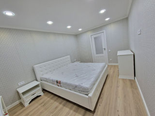 Apartament cu 2 camere, 76 m², Poșta Veche, Chișinău foto 3