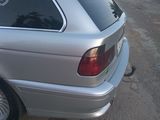 BMW 5 Series foto 10