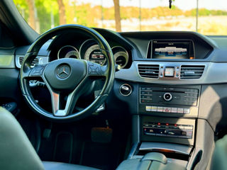 Mercedes E-Class фото 8