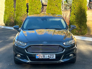 Ford Fusion foto 2