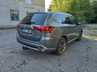 Mitsubishi Outlander foto 4