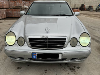 Mercedes E-Class foto 6