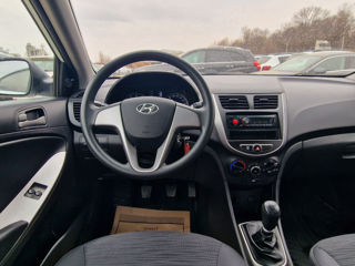 Hyundai Accent foto 9