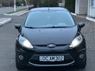 Ford Fiesta foto 2