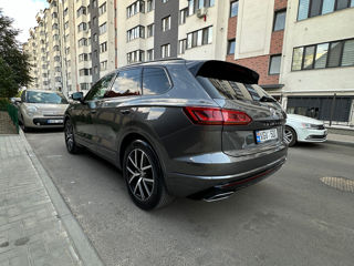 Volkswagen Touareg foto 8